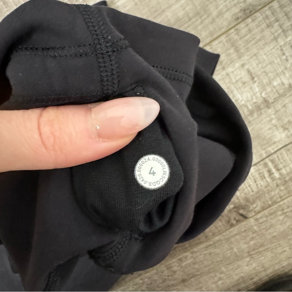 Lululemon Wunder Train High-Rise Tight 25" Black (First Release) Size 4 - Picture 3 of 4